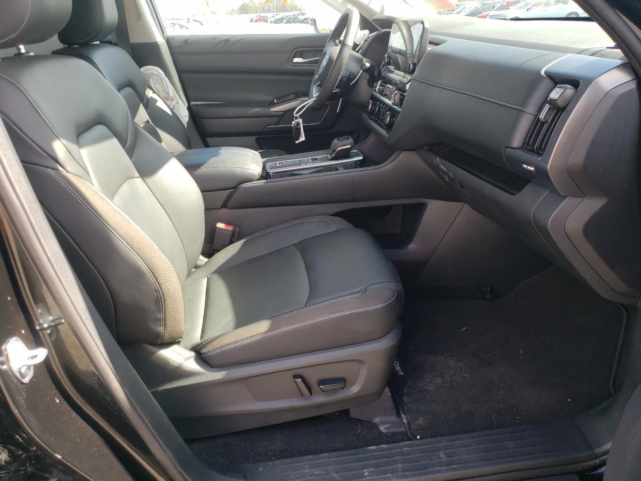 Photo 5 from auction – 2022 NISSAN PATHFINDER with VIN 5N1DR3CA6NC203828