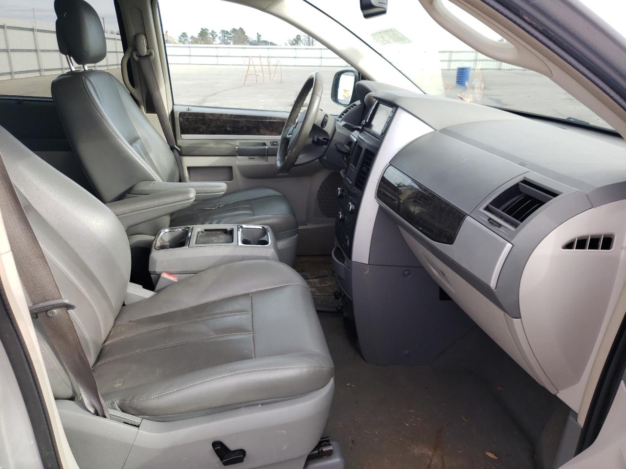 Zdjęcie 5 z aukcji – 2010 DODGE GRAND CARA z VIN 2D4RN5DX6AR430266
