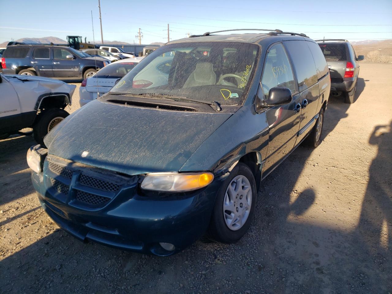 Photo 2 from auction – 2000 DODGE GRAND CARA with VIN 1B4GT44L4YB594915