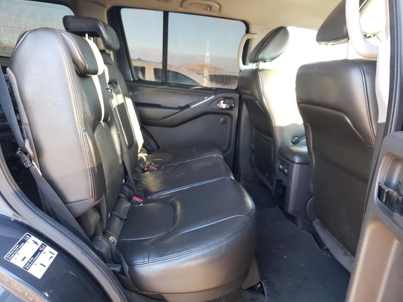 Photo 6 from auction – 2011 NISSAN PATHFINDER with VIN 5N1AR1NN6BC630011