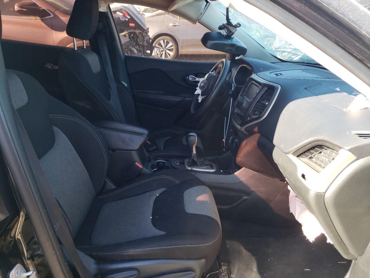 Photo 5 from auction – 2015 JEEP CHEROKEE S with VIN 1C4PJLAB3FW567001