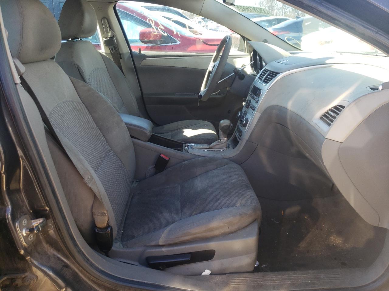 Photo 5 from auction – 2011 CHEVROLET MALIBU LS with VIN 1G1ZA5EU7BF340364