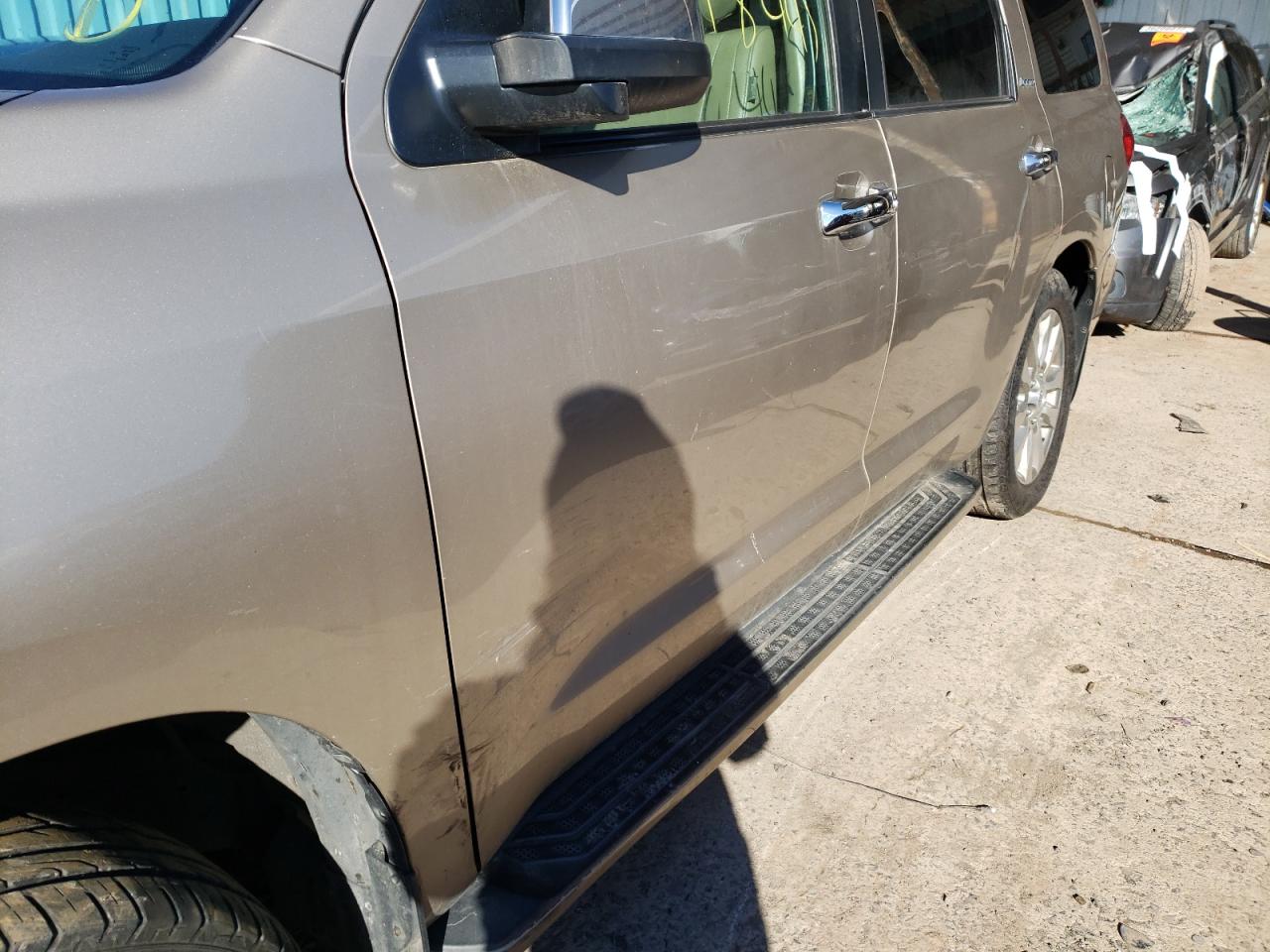 Photo 9 from auction – 2008 TOYOTA SEQUOIA LI with VIN 5TDBY68A98S023092