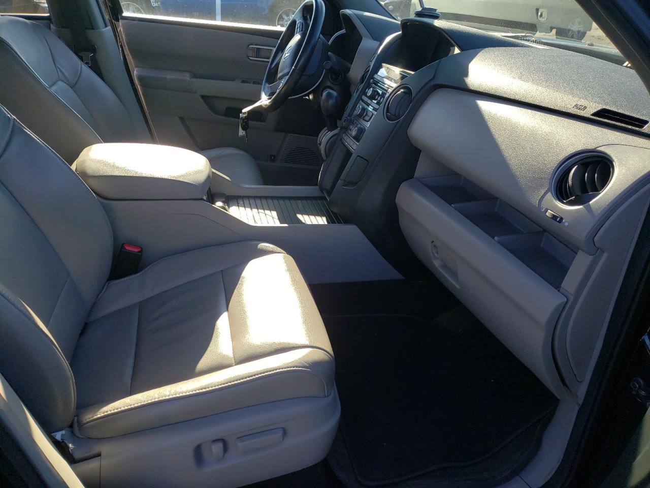Photo 5 from auction – 2013 HONDA PILOT EXL with VIN 5FNYF4H55DB045385