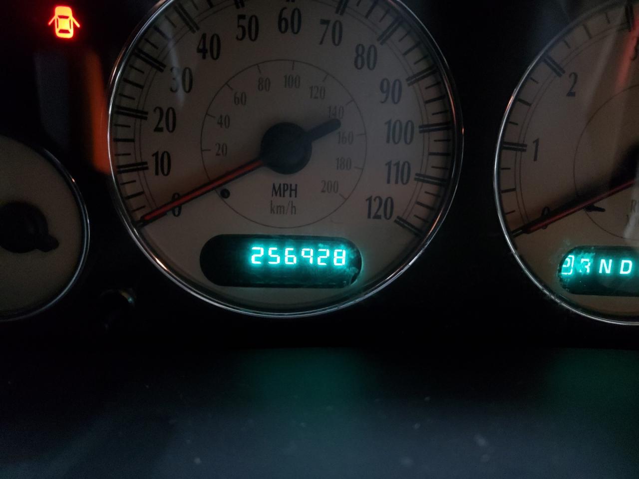 Photo 8 from auction – 2003 CHRYSLER TOWN & COU with VIN 2C8GP64L03R233841