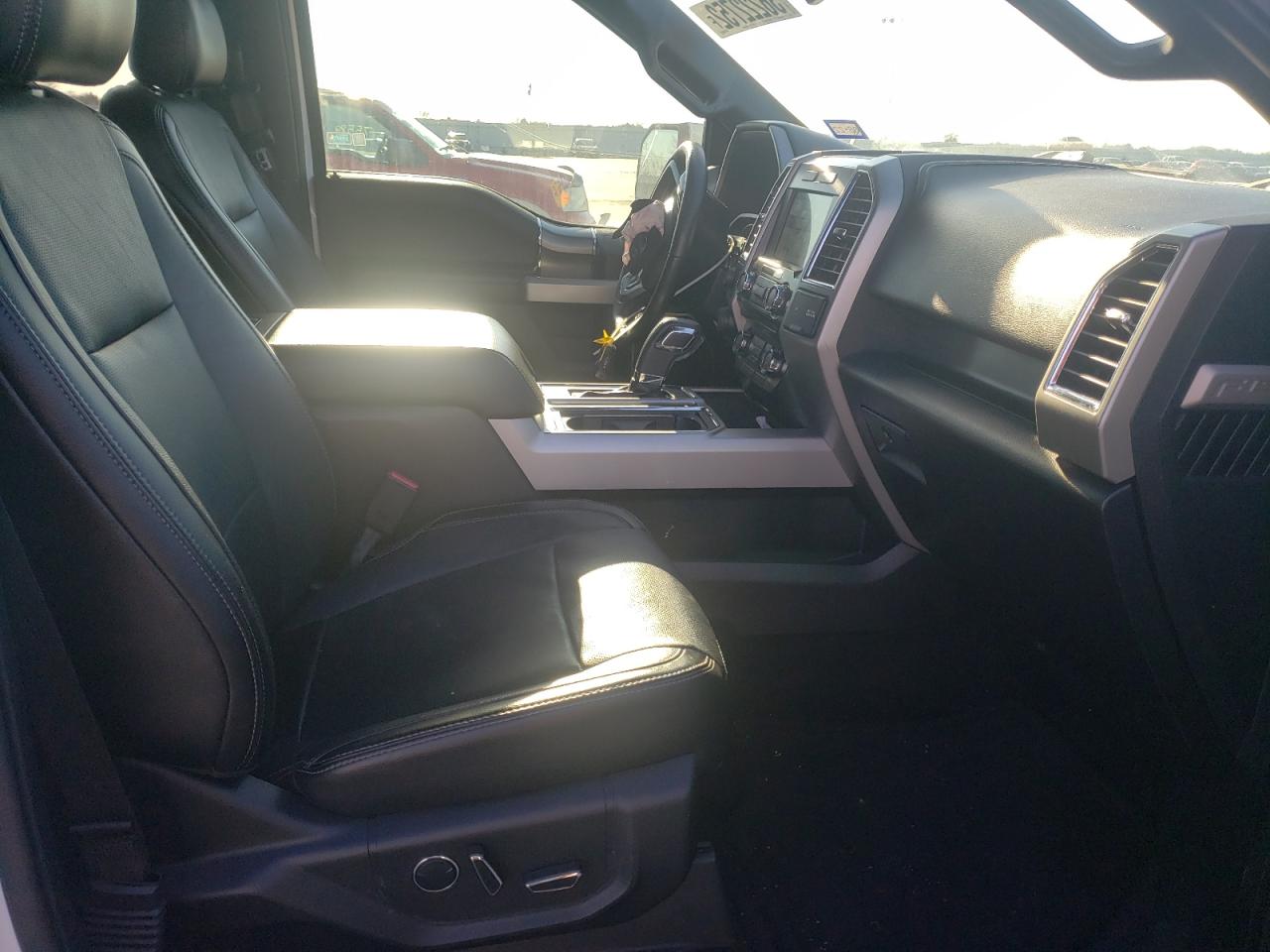 Photo 5 from auction – 2016 FORD F150 SUPER with VIN 1FTEW1CF3GKD62865