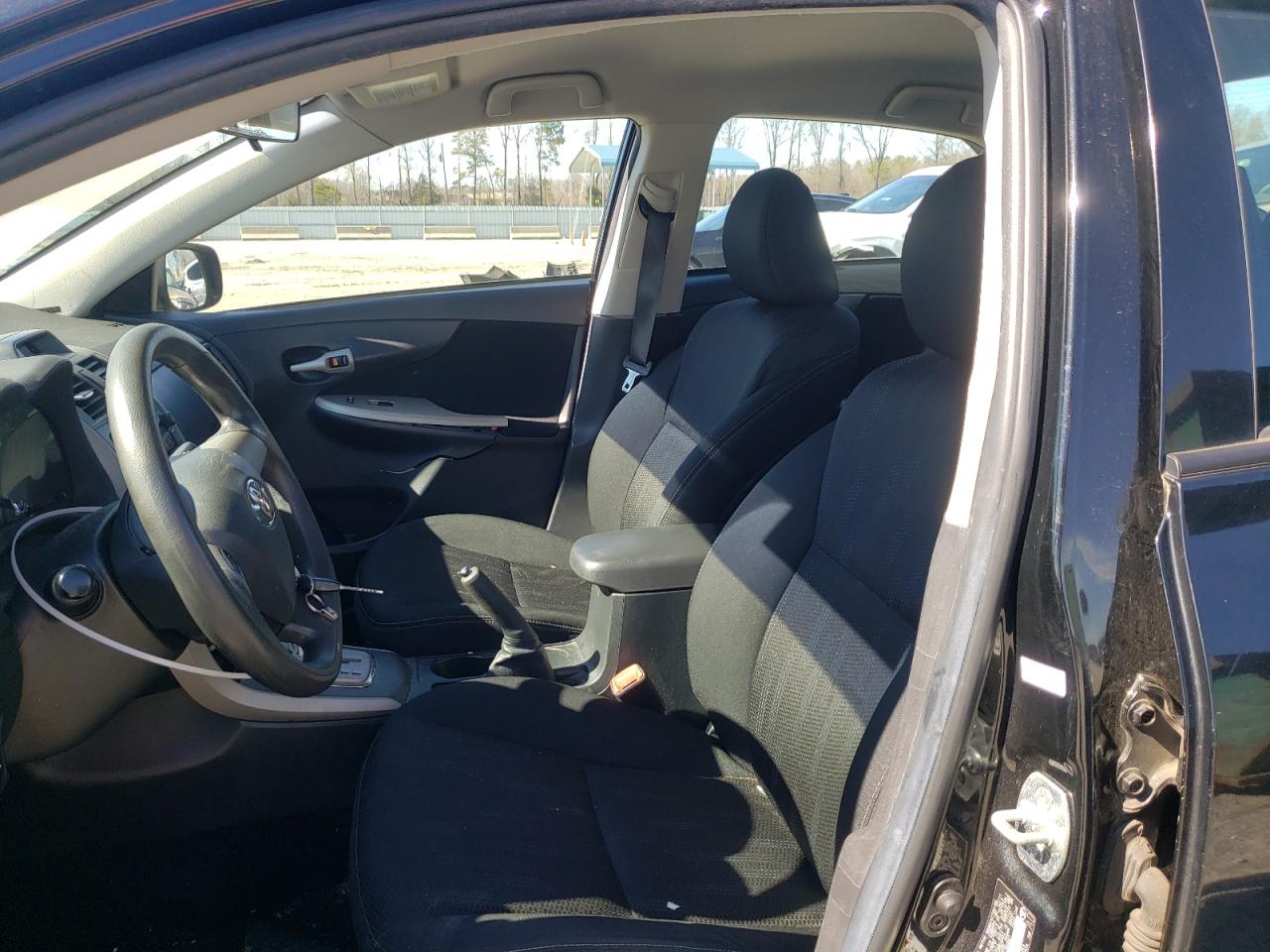 Photo 5 from auction – 2012 TOYOTA COROLLA S with VIN 2T1BU4EE7CC760607