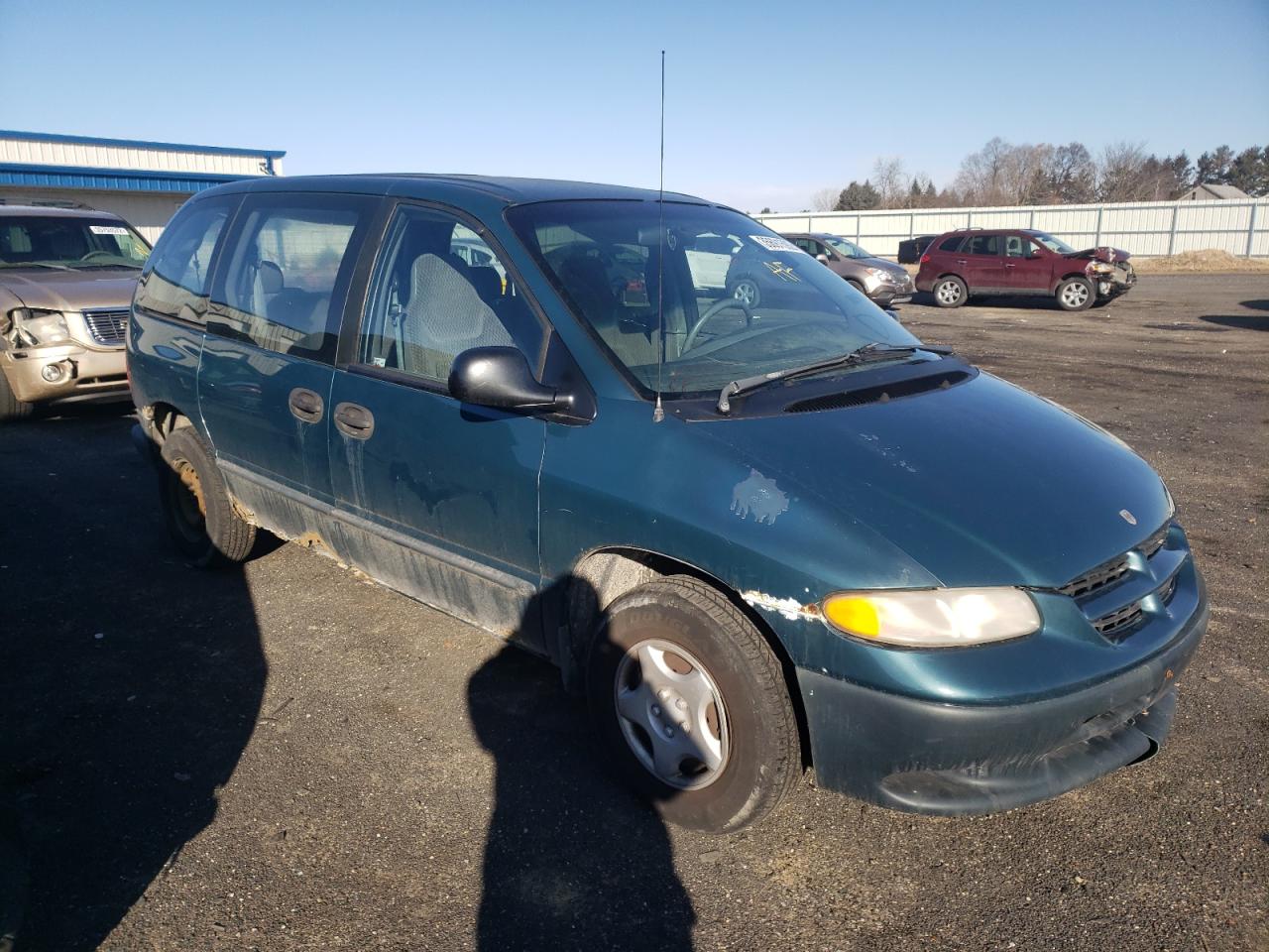 DODGE CARAVAN 2000 with VIN 2B4GP2535YR863402 - Photo from auction