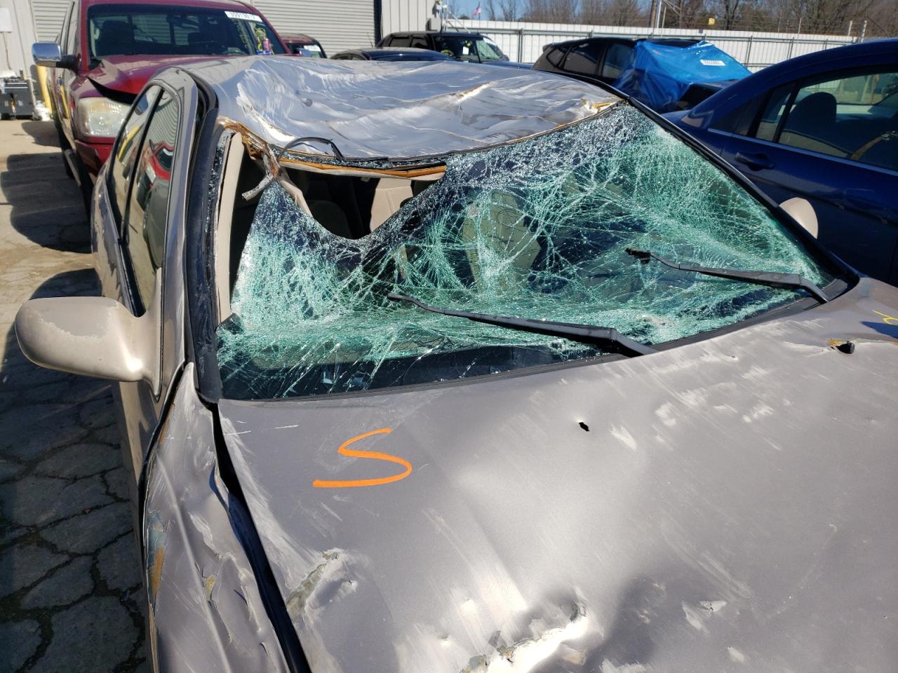 Photo 9 from auction – 2000 TOYOTA CAMRY CE with VIN 4T1BG22K9YU007463