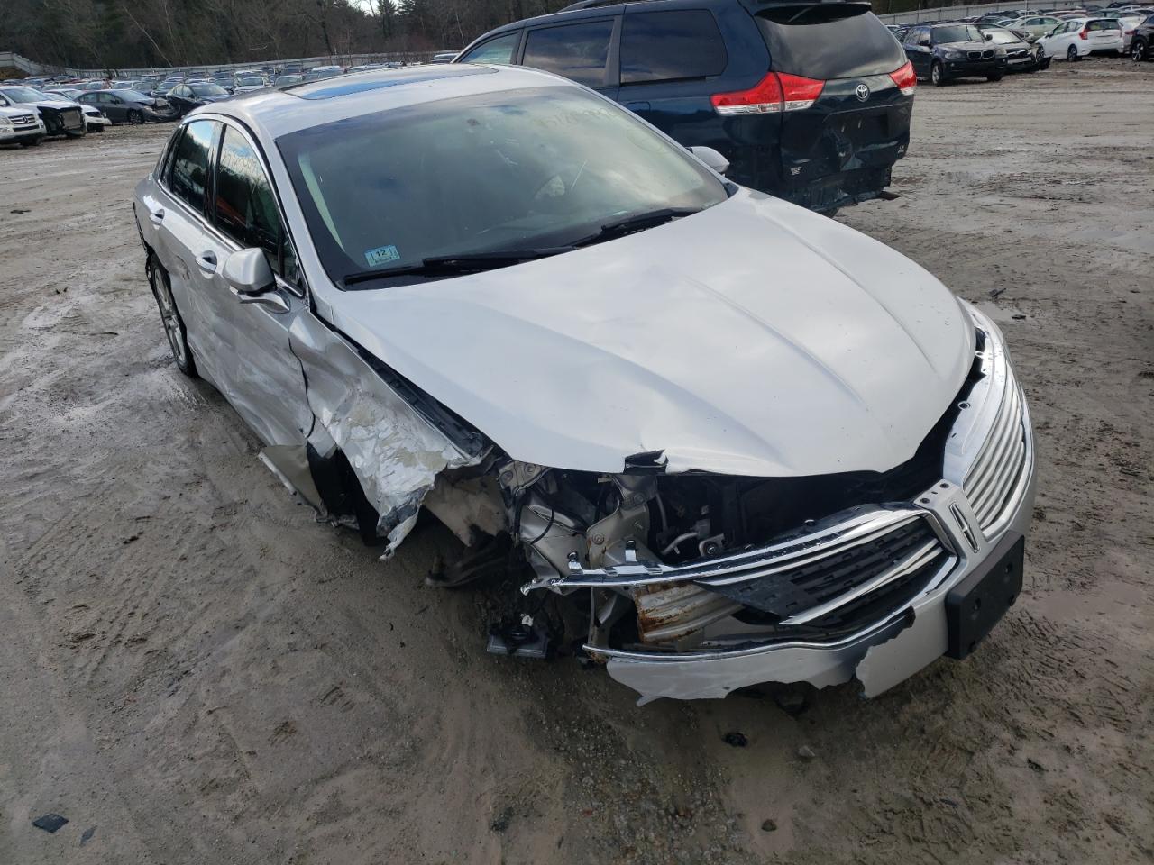LINCOLN MKZ 2016 with VIN 3LN6L2J95GR614588 - Photo from auction