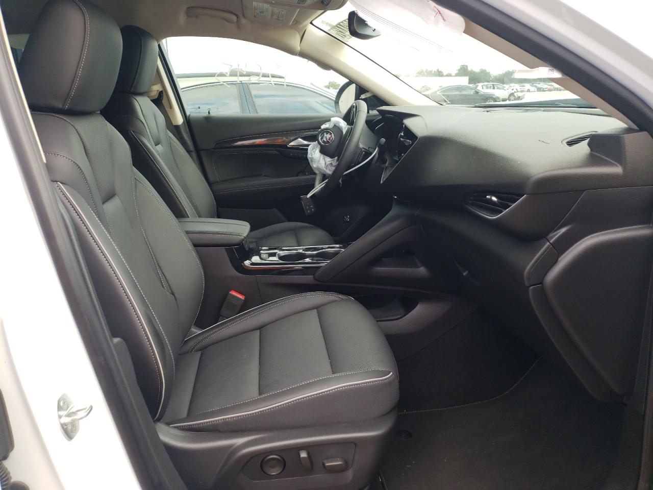 Photo 5 from auction – 2021 BUICK ENVISION E with VIN LRBFZNR44MD073078