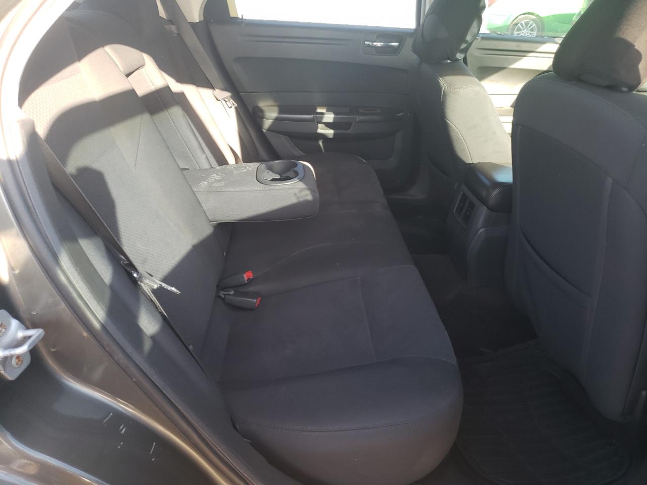 Photo 6 from auction – 2008 CHRYSLER 300 LX with VIN 2C3LA43R88H258662