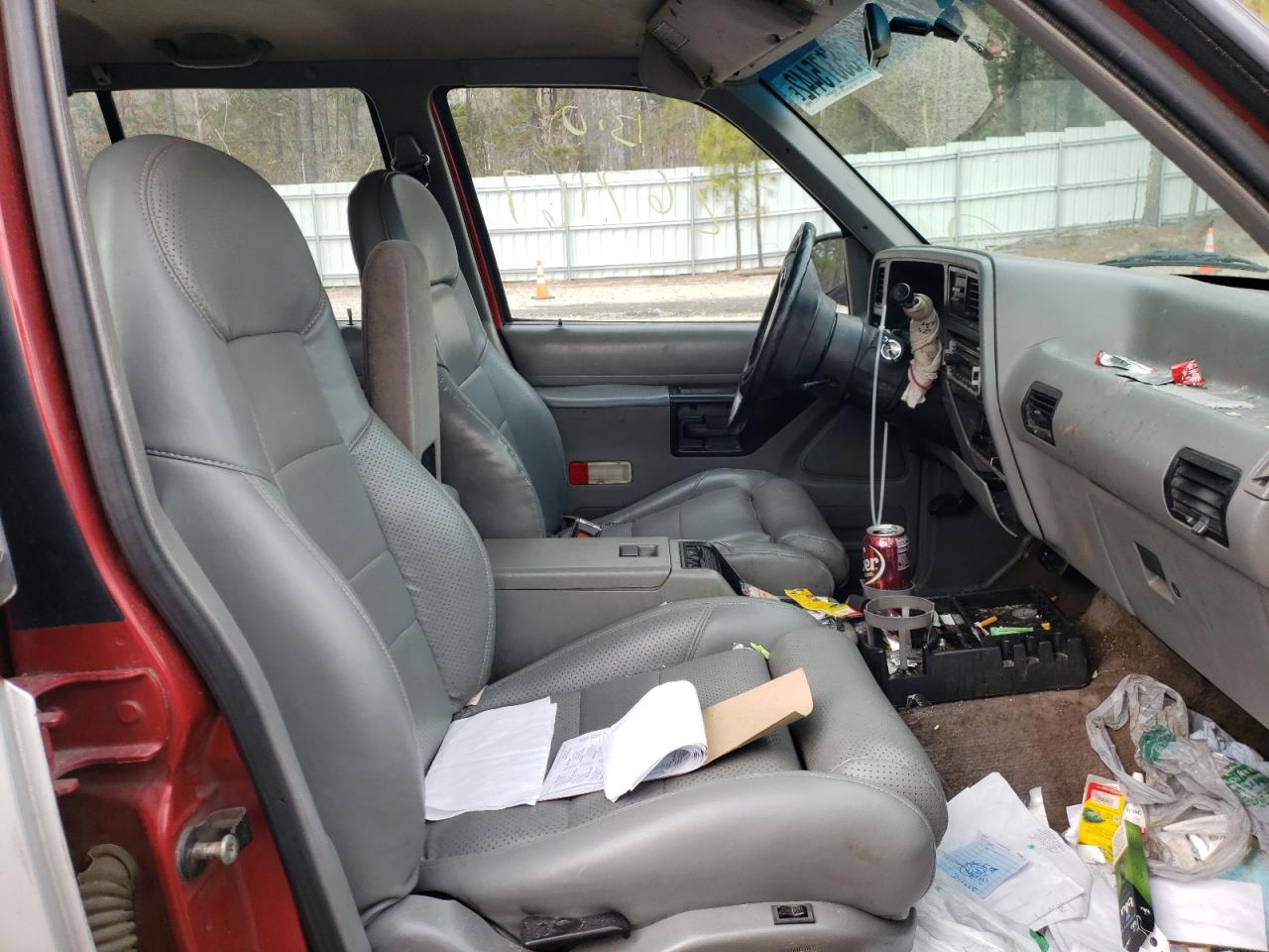Photo 5 from auction – 1991 FORD EXPLORER with VIN 1FMDU34X0MUD06270