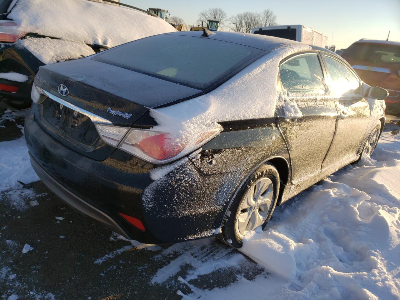 Photo 4 from auction – 2015 HYUNDAI SONATA with VIN KMHEC4A45FA137410