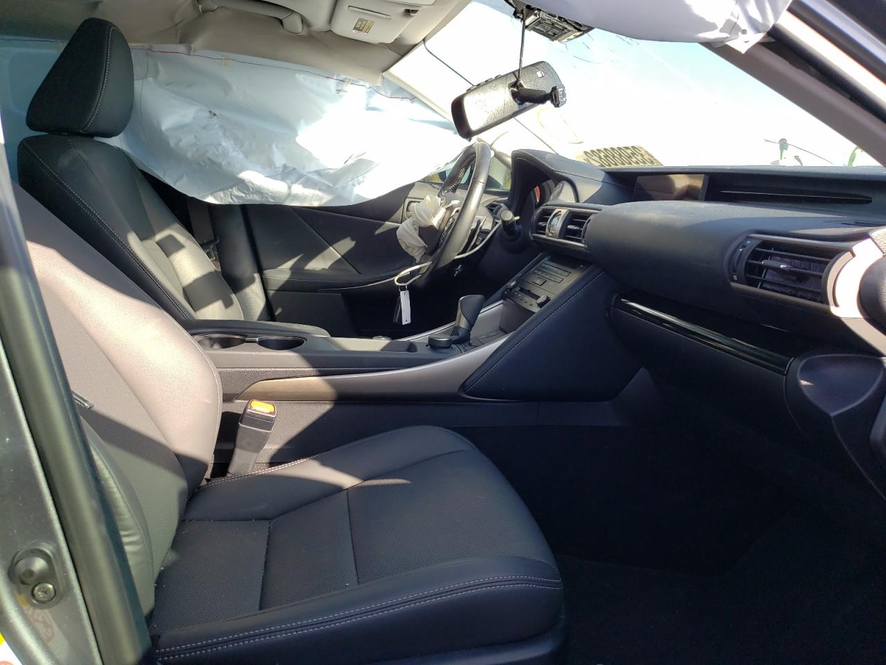 Photo 5 from auction – 2017 LEXUS IS 200T with VIN JTHBA1D20H5055178