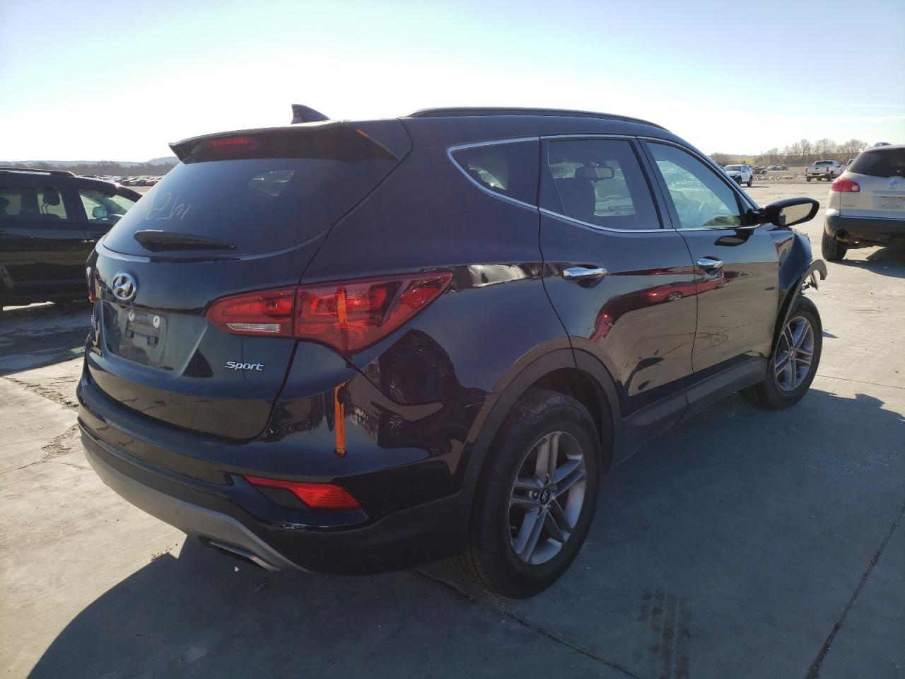 Photo 4 from auction – 2017 HYUNDAI SANTA FE S with VIN 5NMZU3LB2HH016366