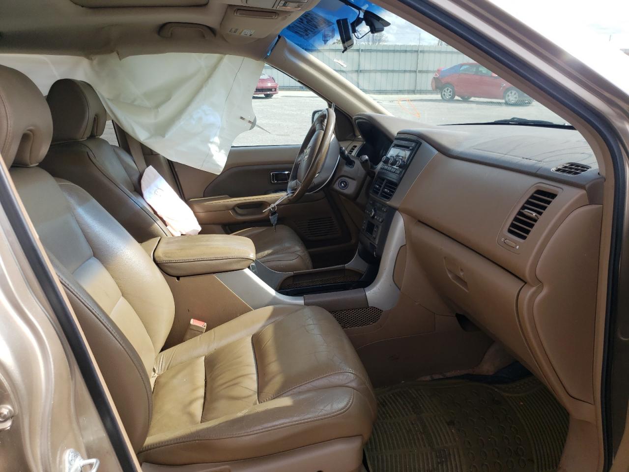 Photo 5 from auction – 2006 HONDA PILOT EX with VIN 5FNYF18586B004282