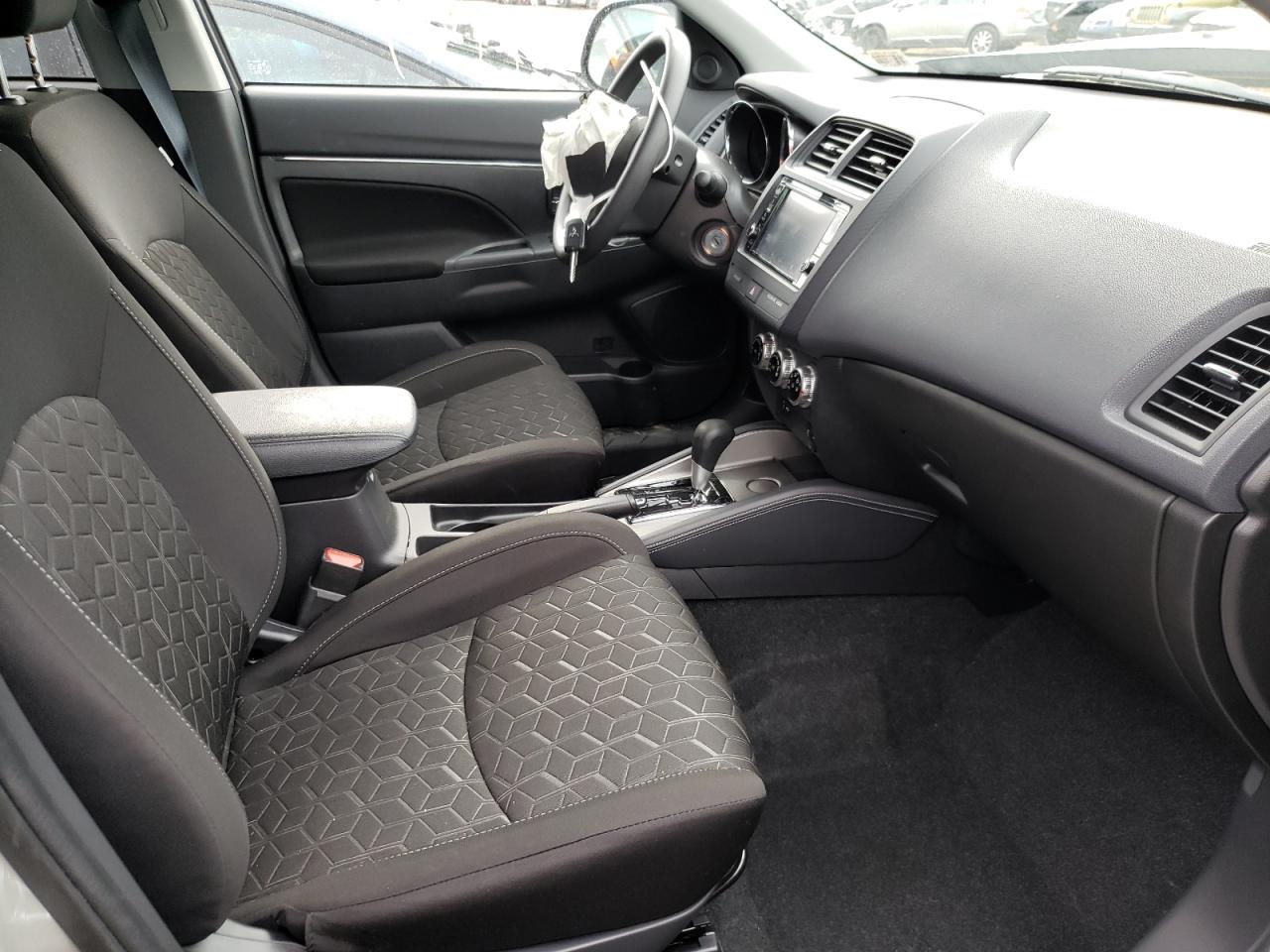 Photo 5 from auction – 2021 MITSUBISHI OUTLANDER with VIN JA4APUAU2MU034796