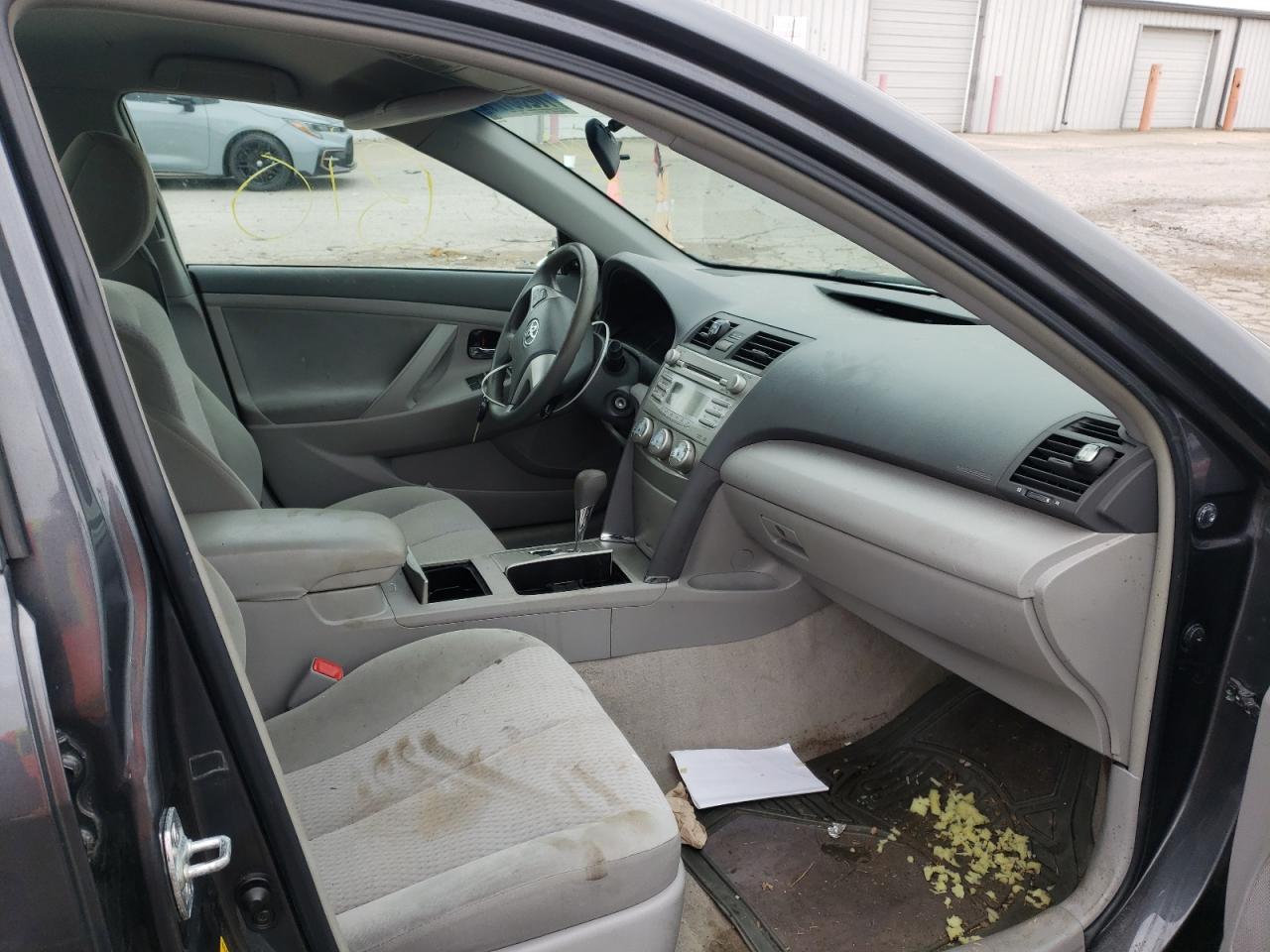 Photo 5 from auction – 2010 TOYOTA CAMRY BASE with VIN 4T1BF3EK2AU070608