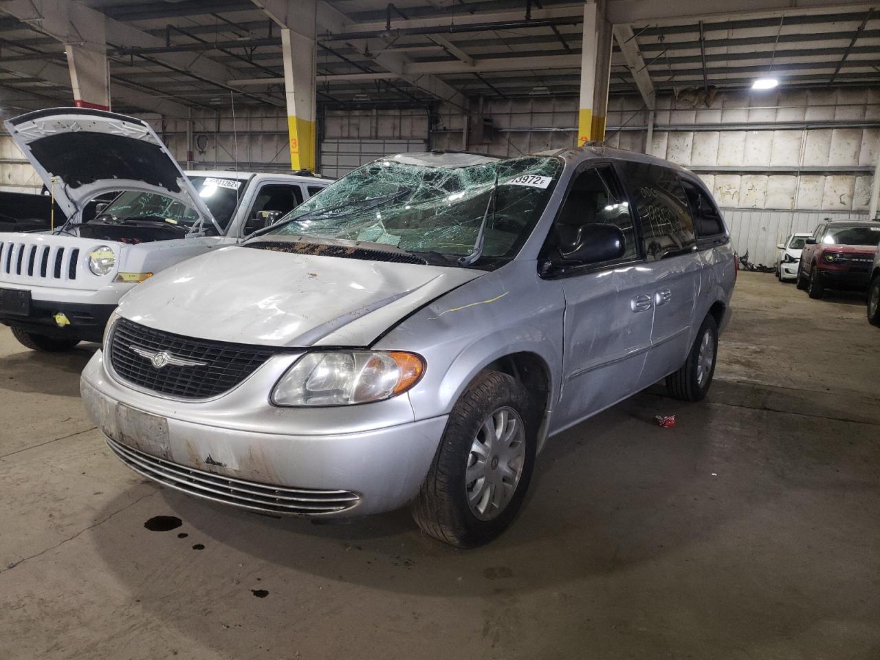 Photo 2 from auction – 2003 CHRYSLER TOWN & COU with VIN 2C4GP74L43R224731