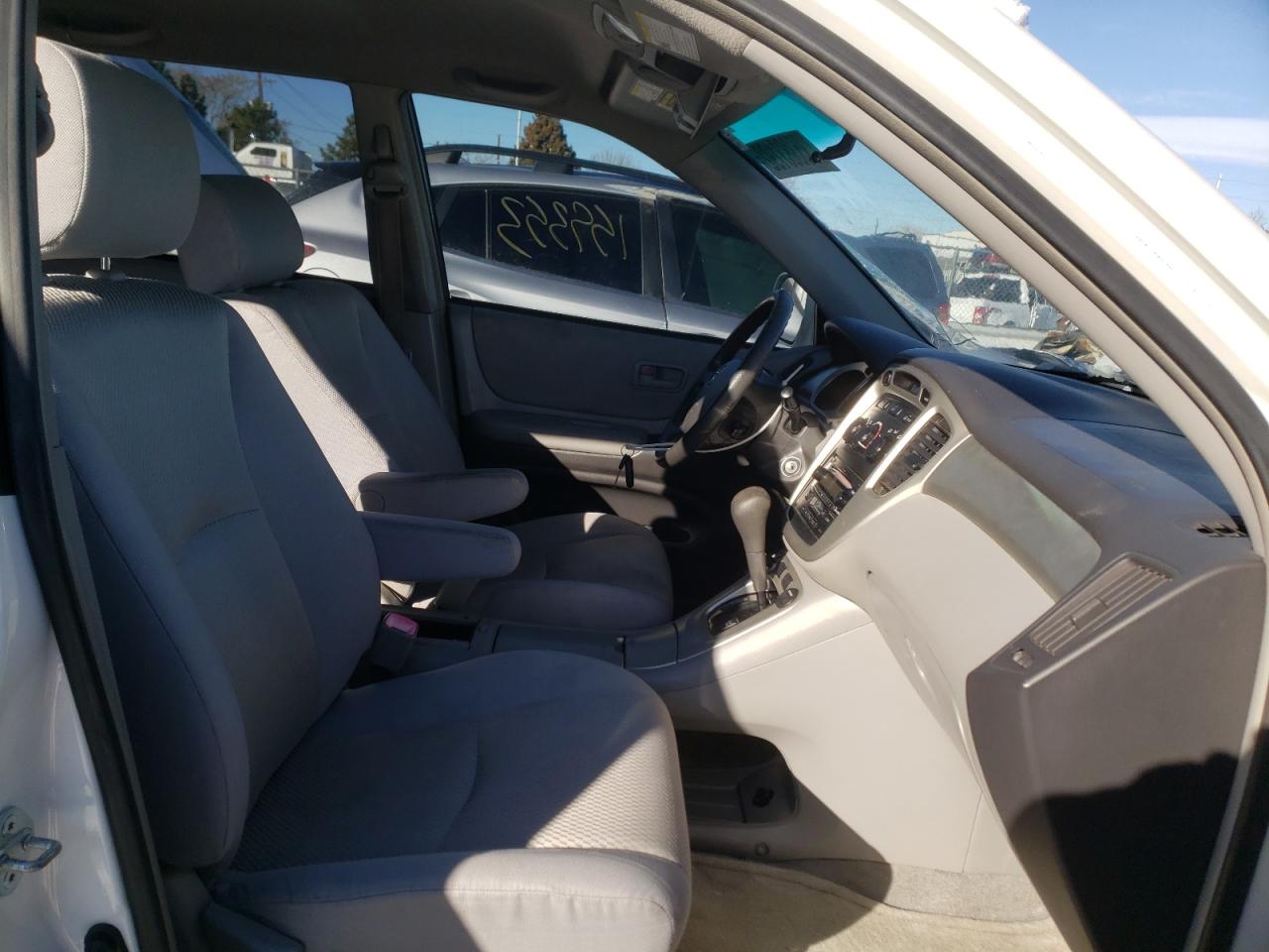 Photo 5 from auction – 2005 TOYOTA HIGHLANDER with VIN JTEGD21A350119766