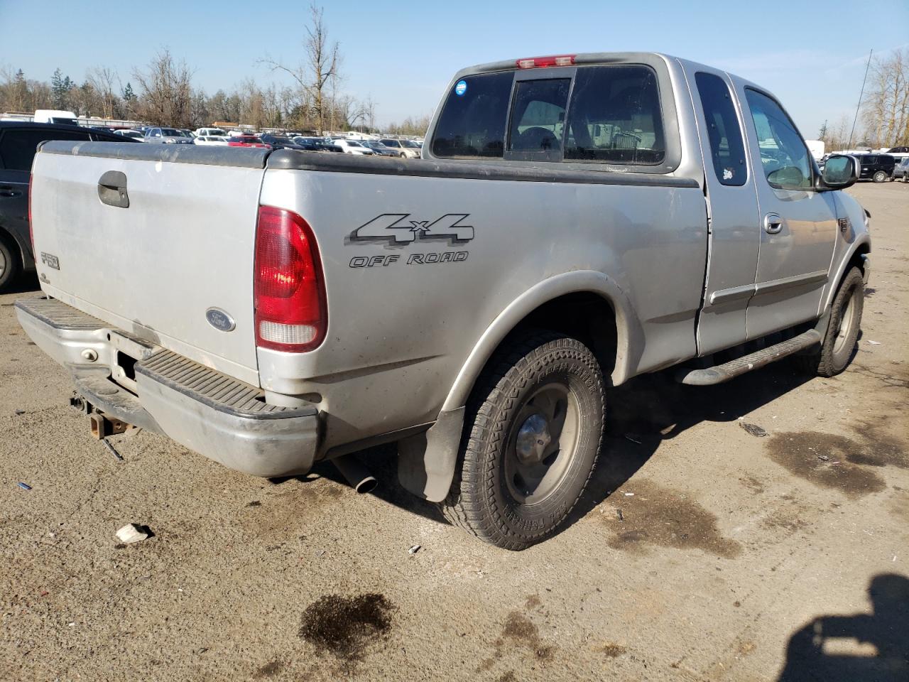 Photo 4 from auction – 2000 FORD F150 with VIN 1FTRX18L6YKA02276