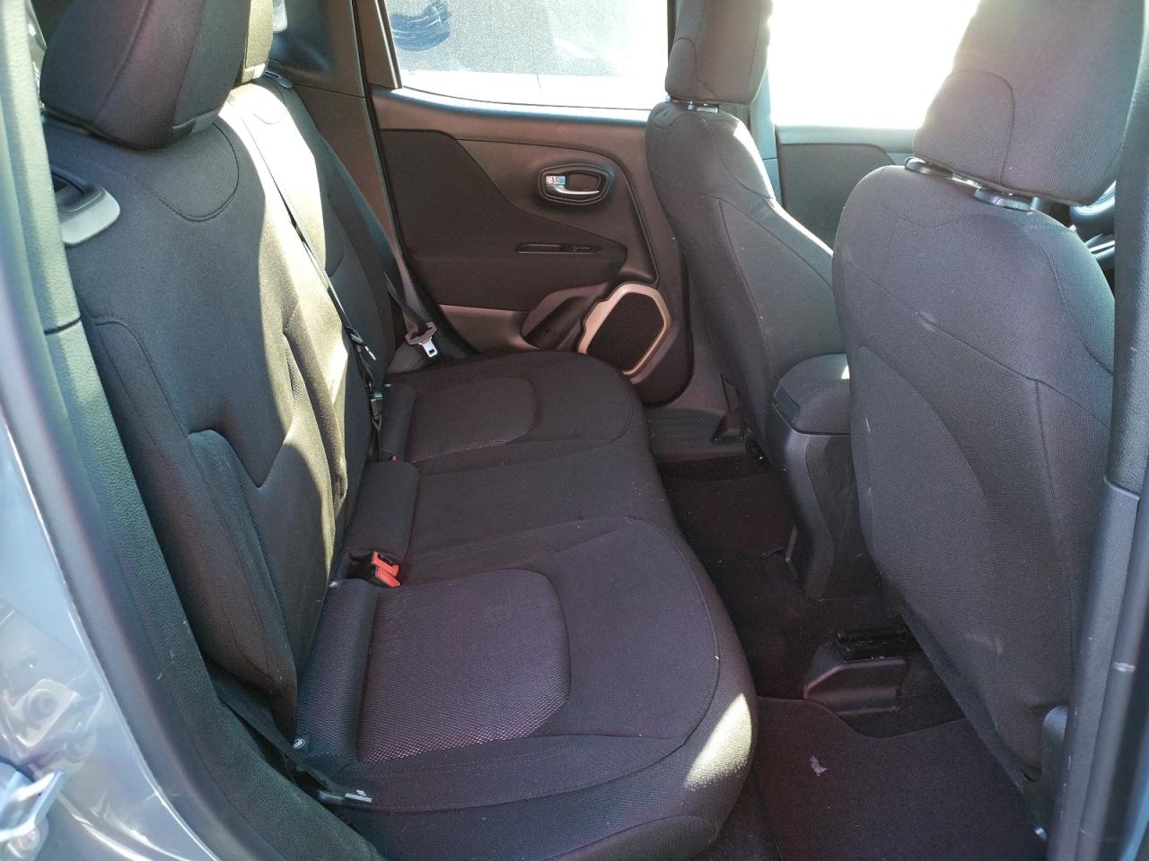 Photo 6 from auction – 2017 JEEP RENEGADE S with VIN ZACCJAAB6HPF61549