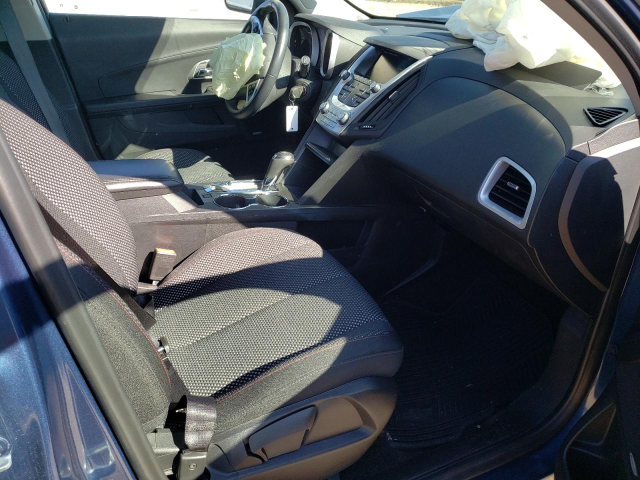 Photo 5 from auction – 2017 CHEVROLET EQUINOX LT with VIN 2GNFLFE36H6130995
