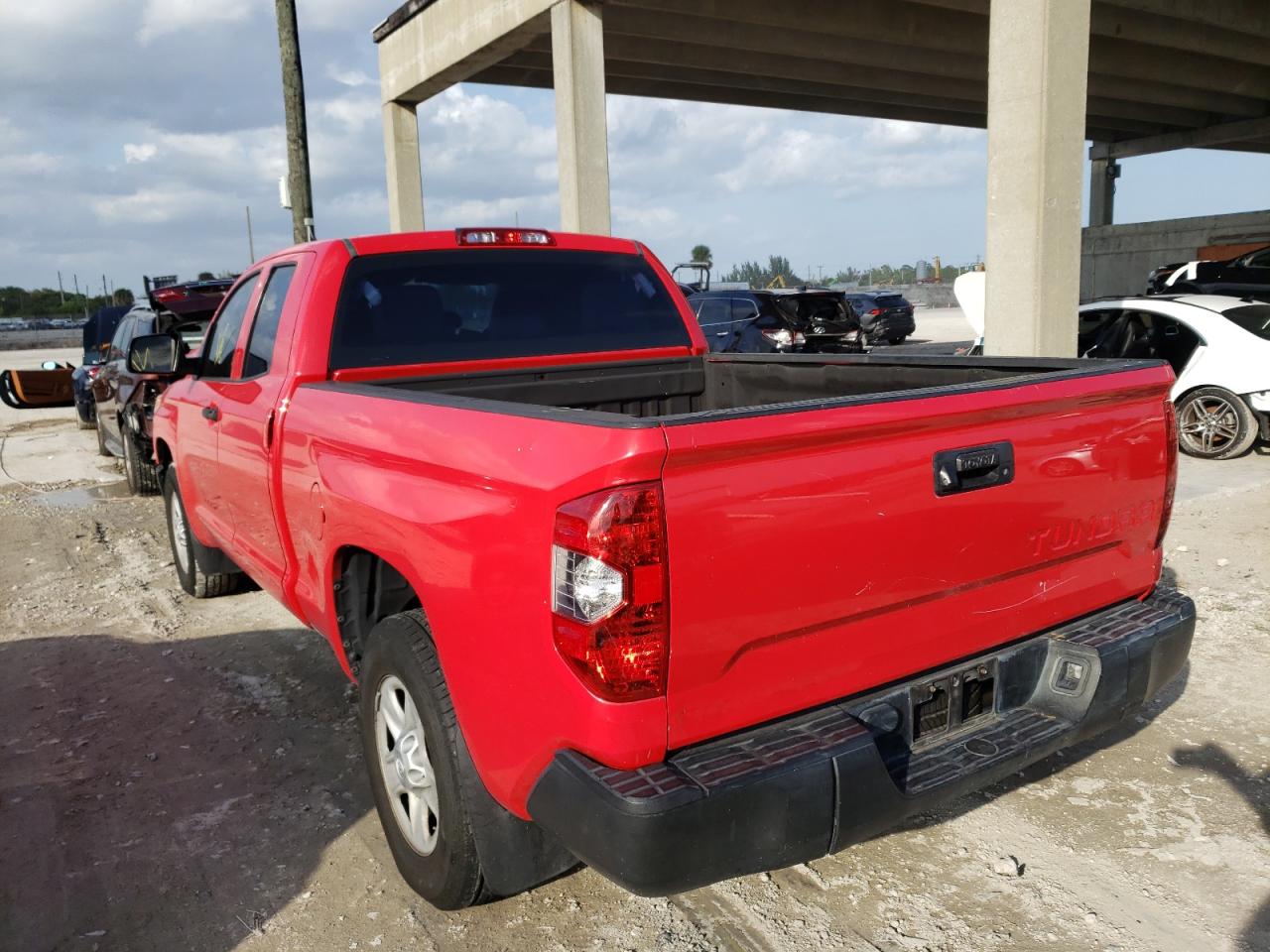 Photo 3 from auction – 2014 TOYOTA TUNDRA DOU with VIN 5TFRU5F10EX032969