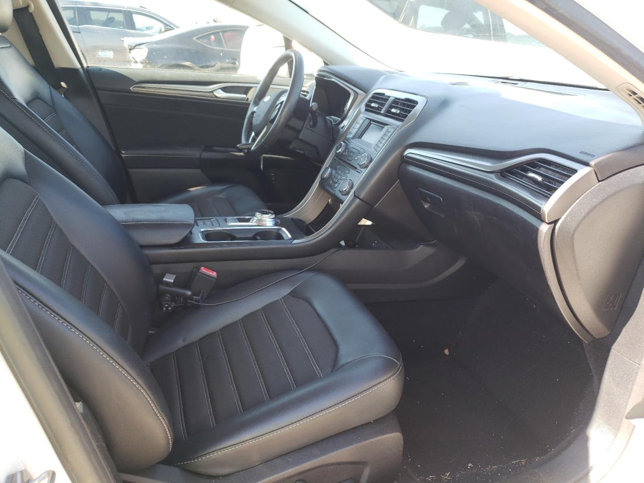 Photo 5 from auction – 2017 FORD FUSION SE with VIN 3FA6P0LU2HR222643
