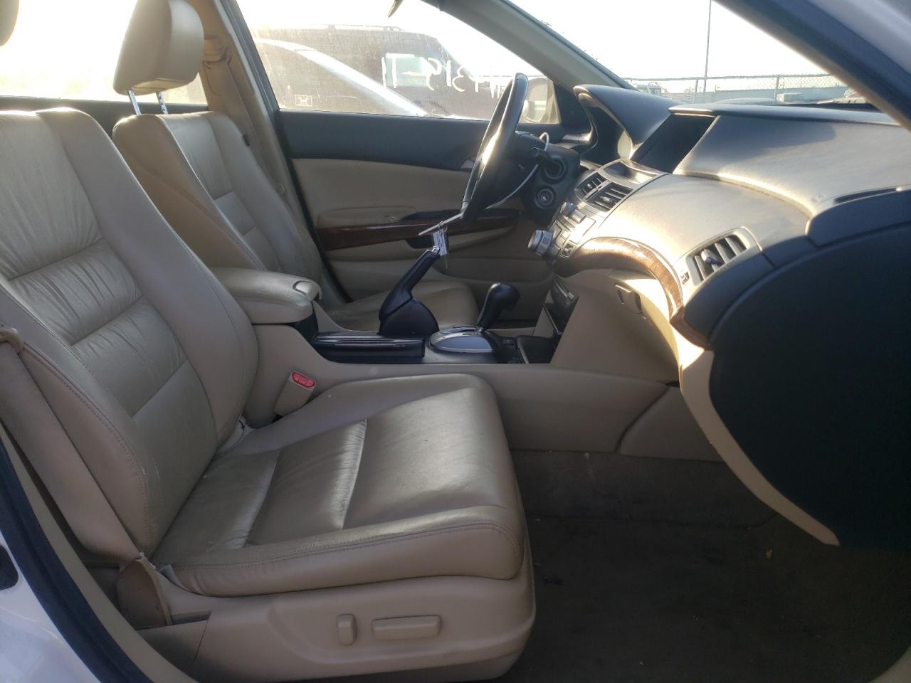 Photo 5 from auction – 2011 HONDA ACCORD EXL with VIN 1HGCP3F85BA009573