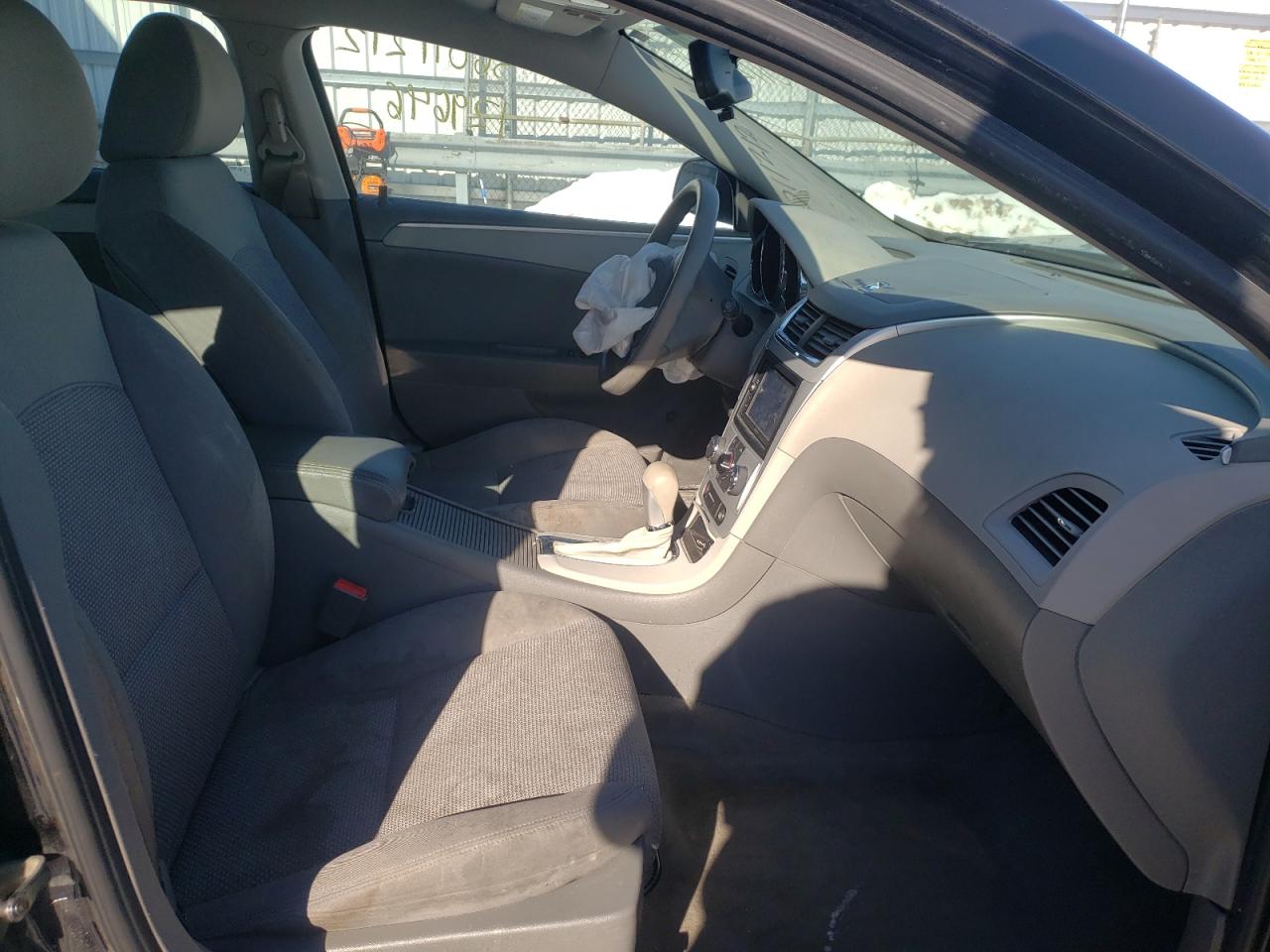 Photo 5 from auction – 2010 CHEVROLET MALIBU LS with VIN 1G1ZB5EB5AF214403