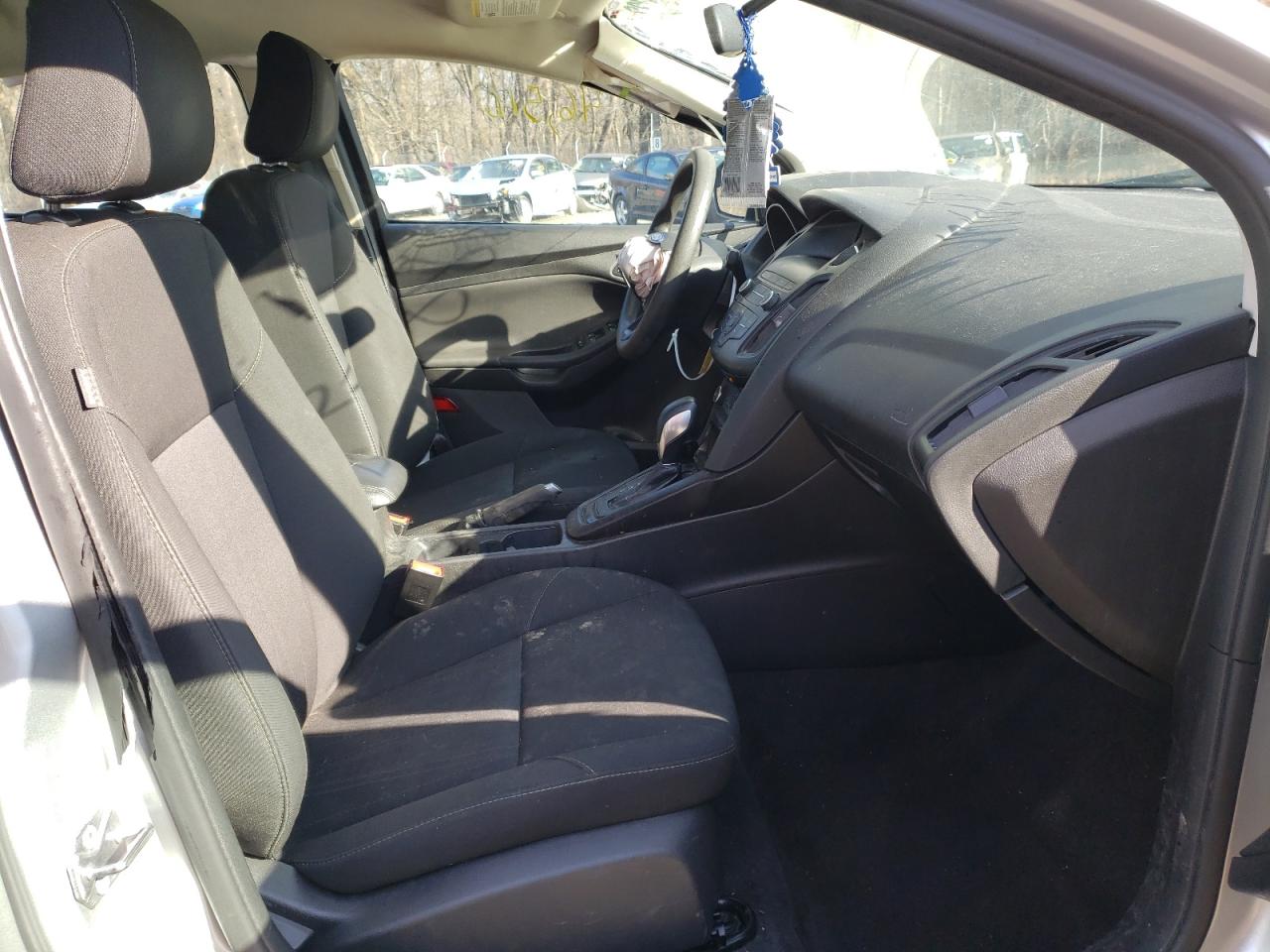 Photo 5 from auction – 2018 FORD FOCUS SE with VIN 1FADP3F25JL308813