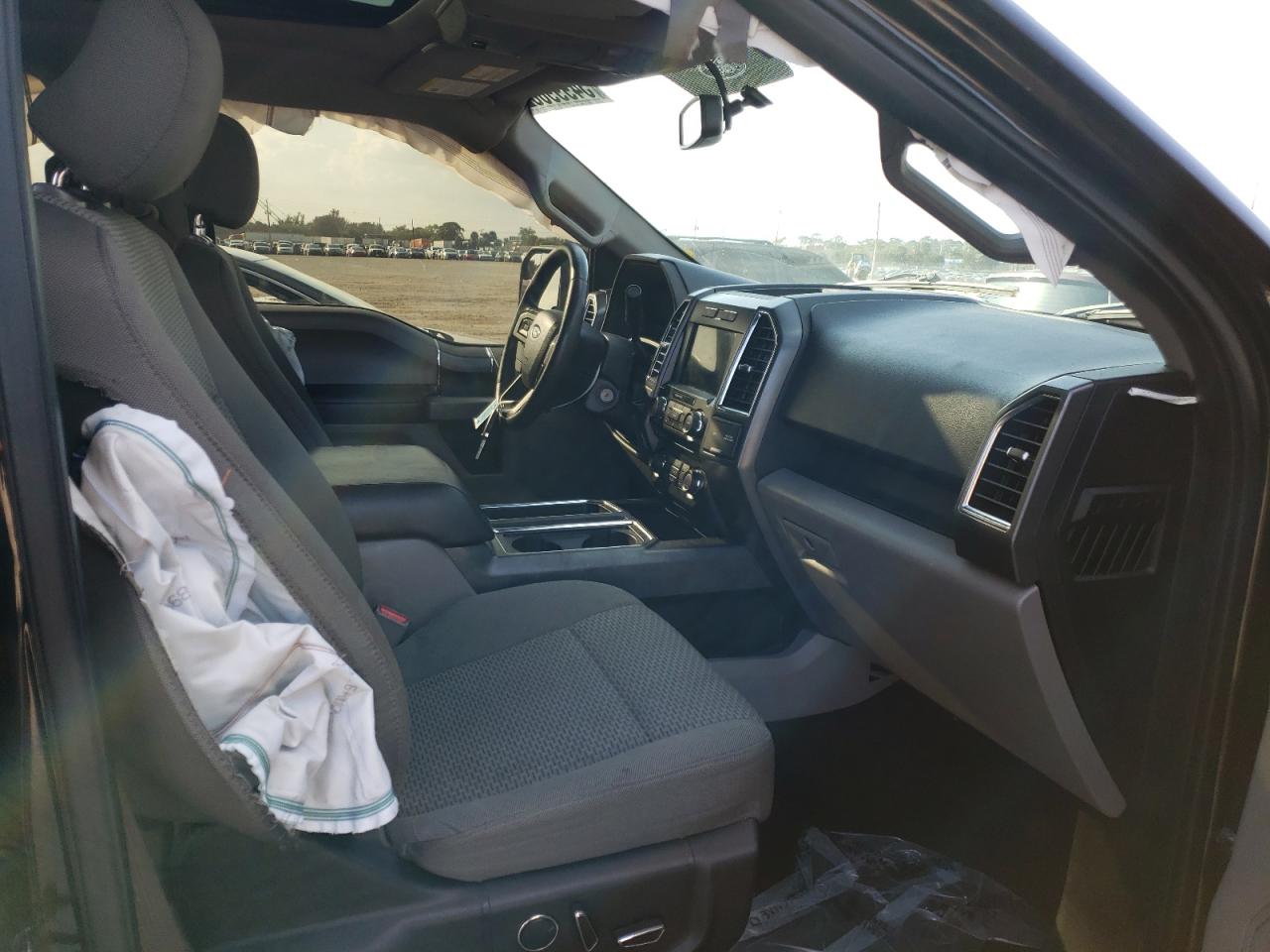Photo 5 from auction – 2016 FORD F150 SUPER with VIN 1FTEW1CP7GFB51038