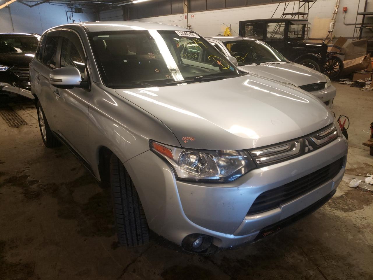 MITSUBISHI OUTLANDER 2014 with VIN JA4AZ3A34EZ015439 - Photo from auction