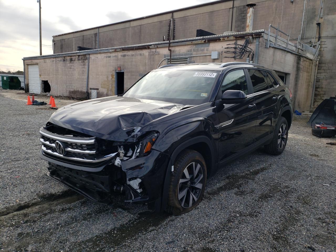 Photo 2 from auction – 2022 VOLKSWAGEN ATLAS CROS with VIN 1V2DC2CA6NC207540