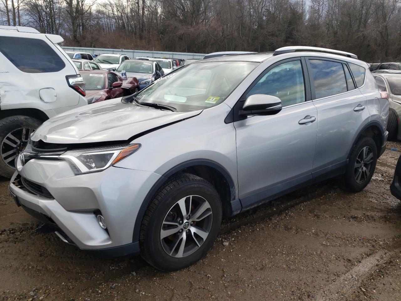 Photo 2 from auction – 2016 TOYOTA RAV4 XLE with VIN 2T3RFREV5GW522112