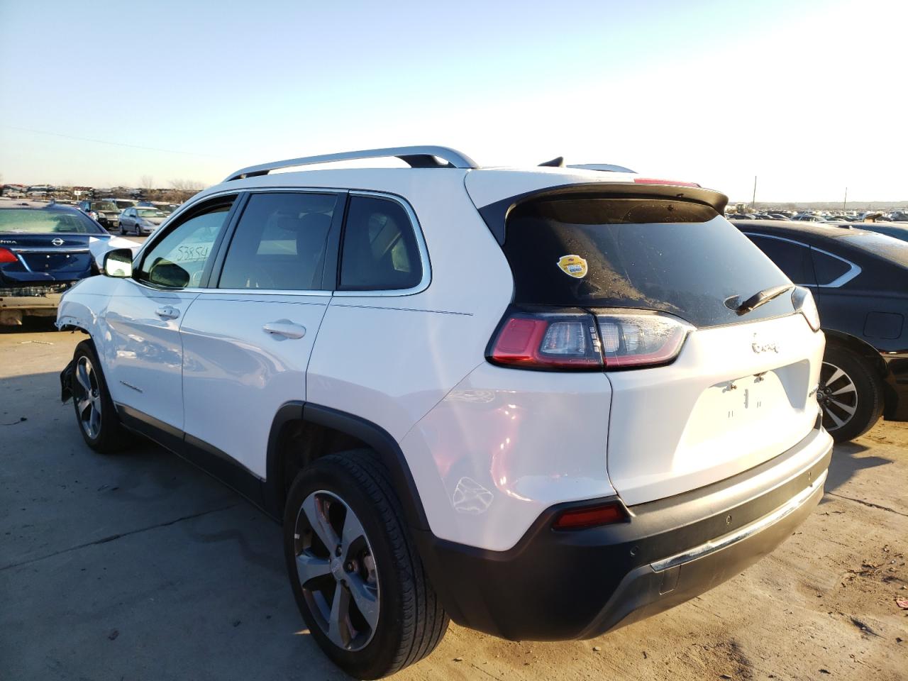 Photo 3 from auction – 2019 JEEP CHEROKEE L with VIN 1C4PJLDB9KD356984
