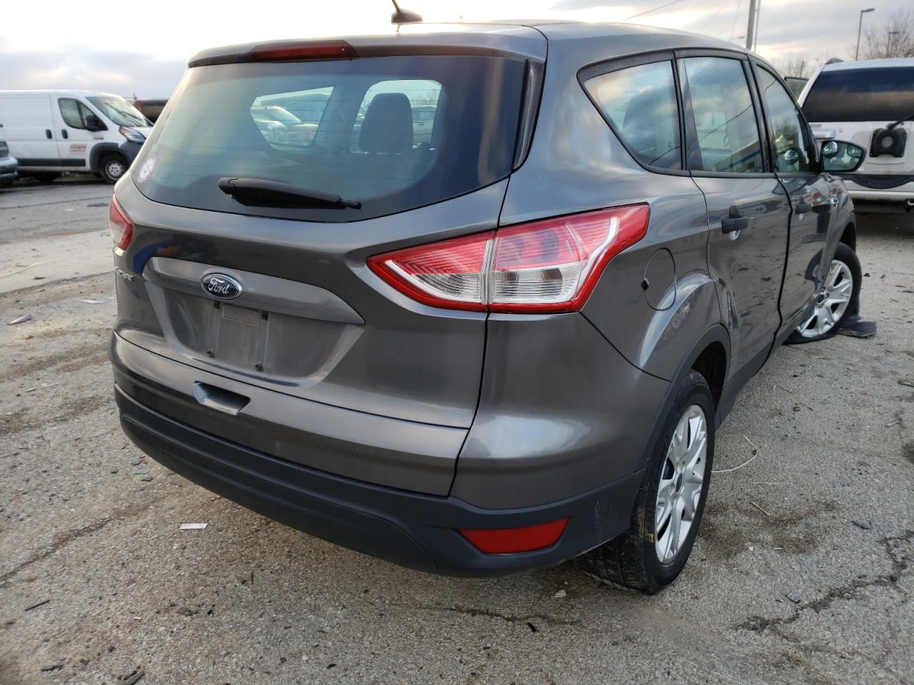 Photo 4 from auction – 2013 FORD ESCAPE S with VIN 1FMCU0F77DUA39099