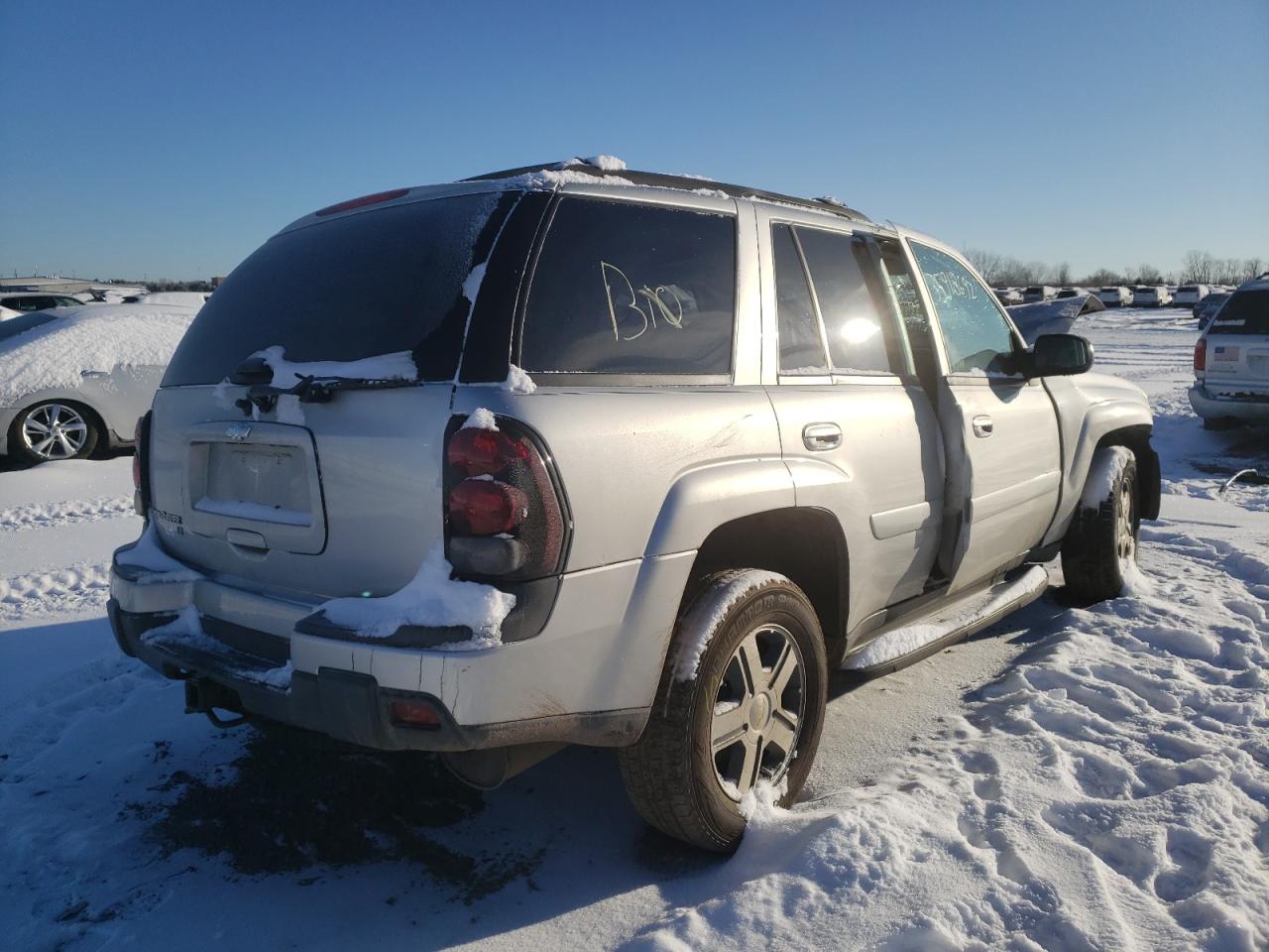 Photo 4 from auction – 2005 CHEVROLET TRAILBLAZE with VIN 1GNDT13S952316463