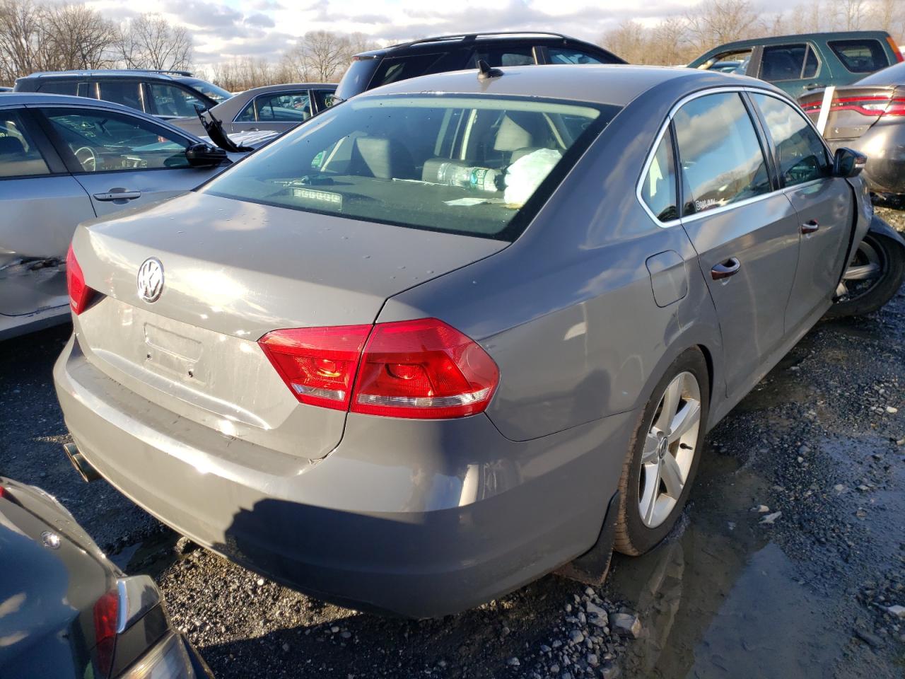 Photo 4 from auction – 2013 VOLKSWAGEN PASSAT SE with VIN 1VWBP7A38DC034159