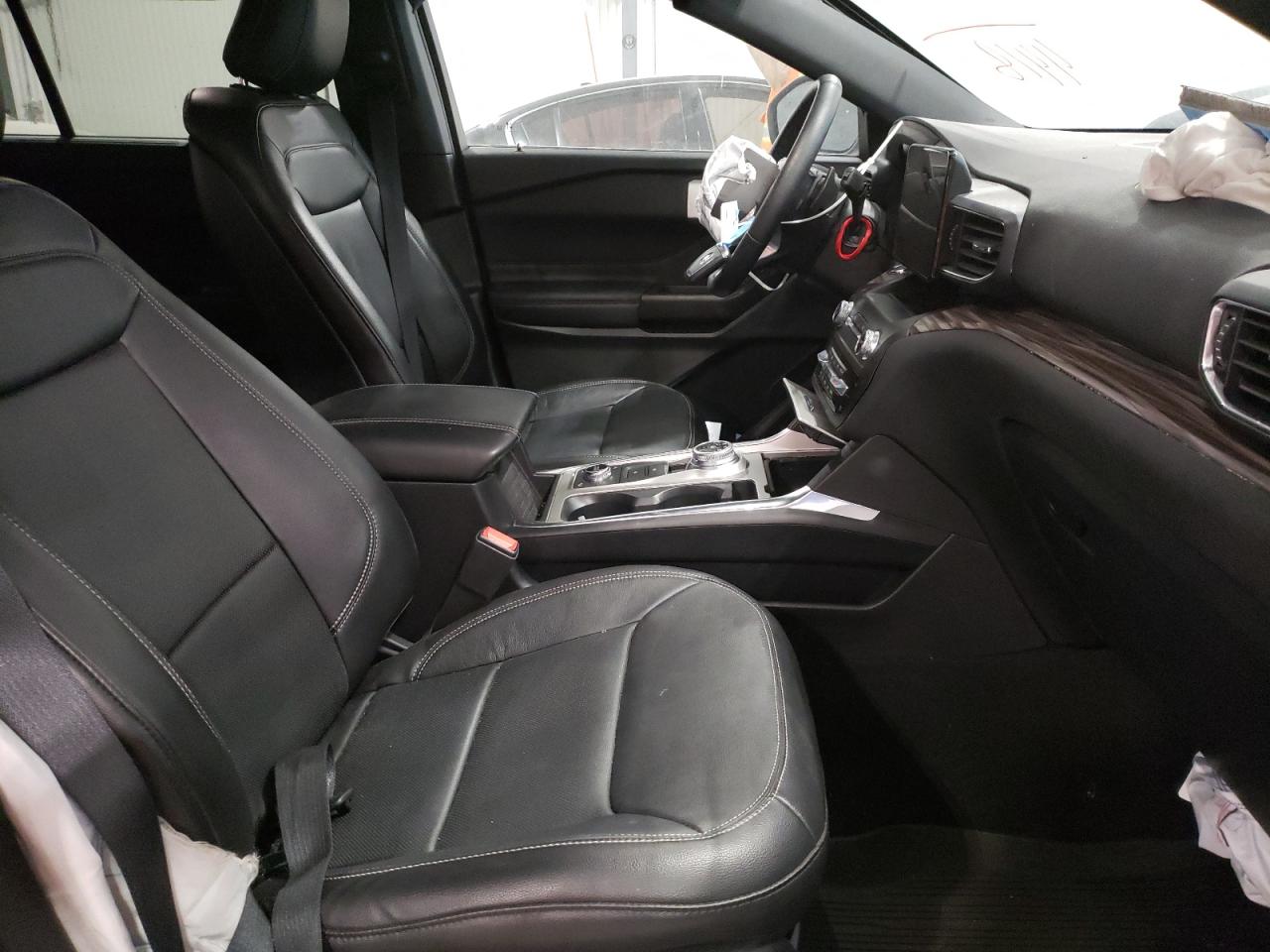 Photo 5 from auction – 2020 FORD EXPLORER L with VIN 1FMSK8FH0LGC34418