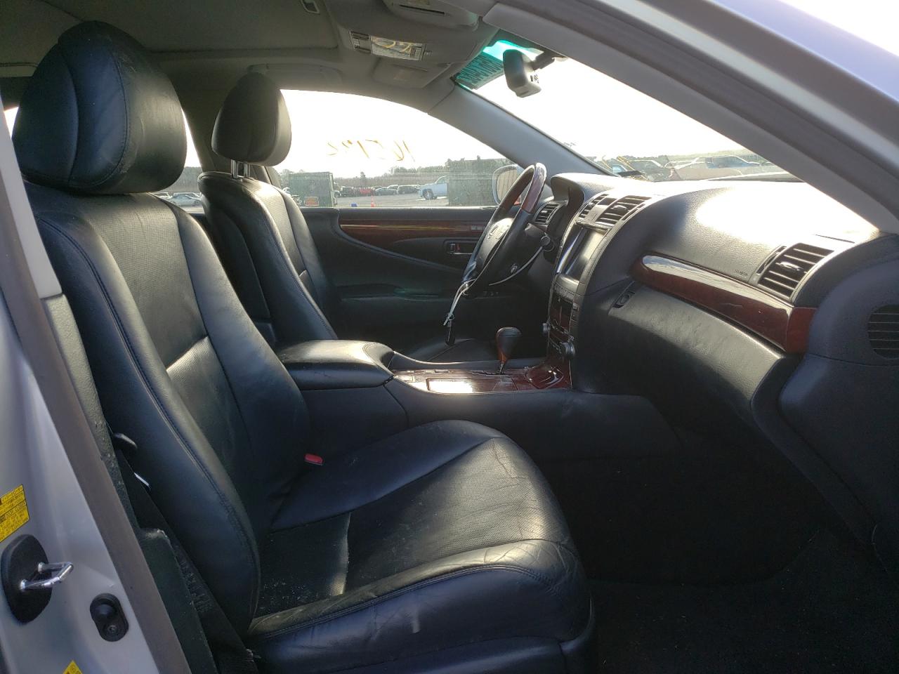 Photo 5 from auction – 2007 LEXUS LS 460 with VIN JTHBL46F675013205