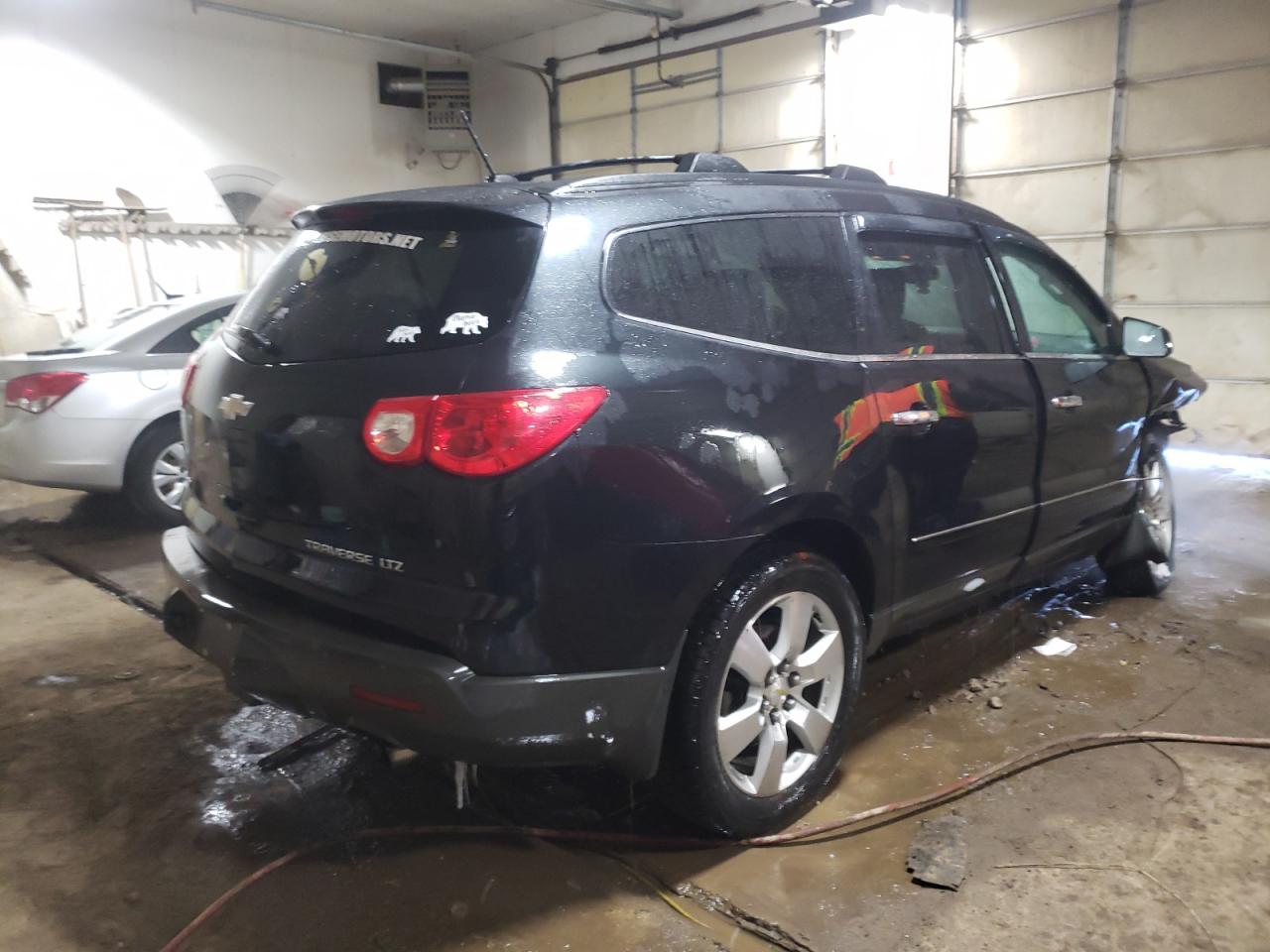 Photo 4 from auction – 2012 CHEVROLET TRAVERSE L with VIN 1GNKVLED9CJ250298
