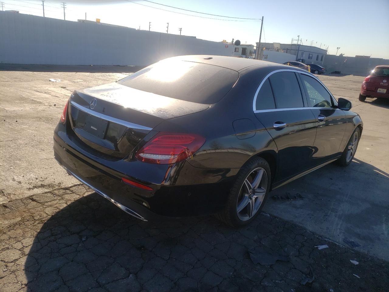 Photo 4 from auction – 2018 MERCEDES-BENZ E 300 with VIN WDDZF4JB2JA382742