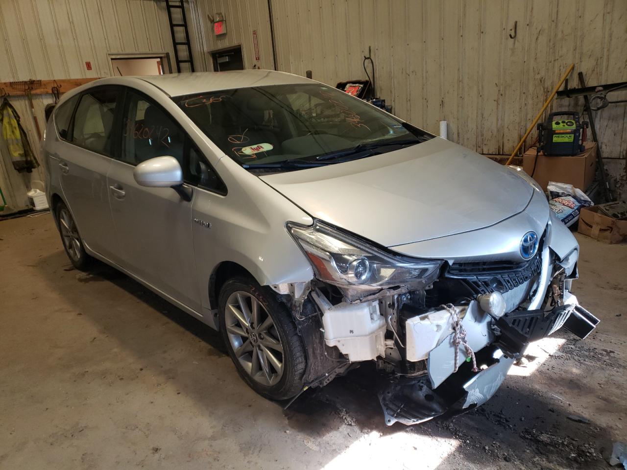 Photo 1 from auction – 2015 TOYOTA PRIUS V with VIN JTDZN3EU1FJ036644