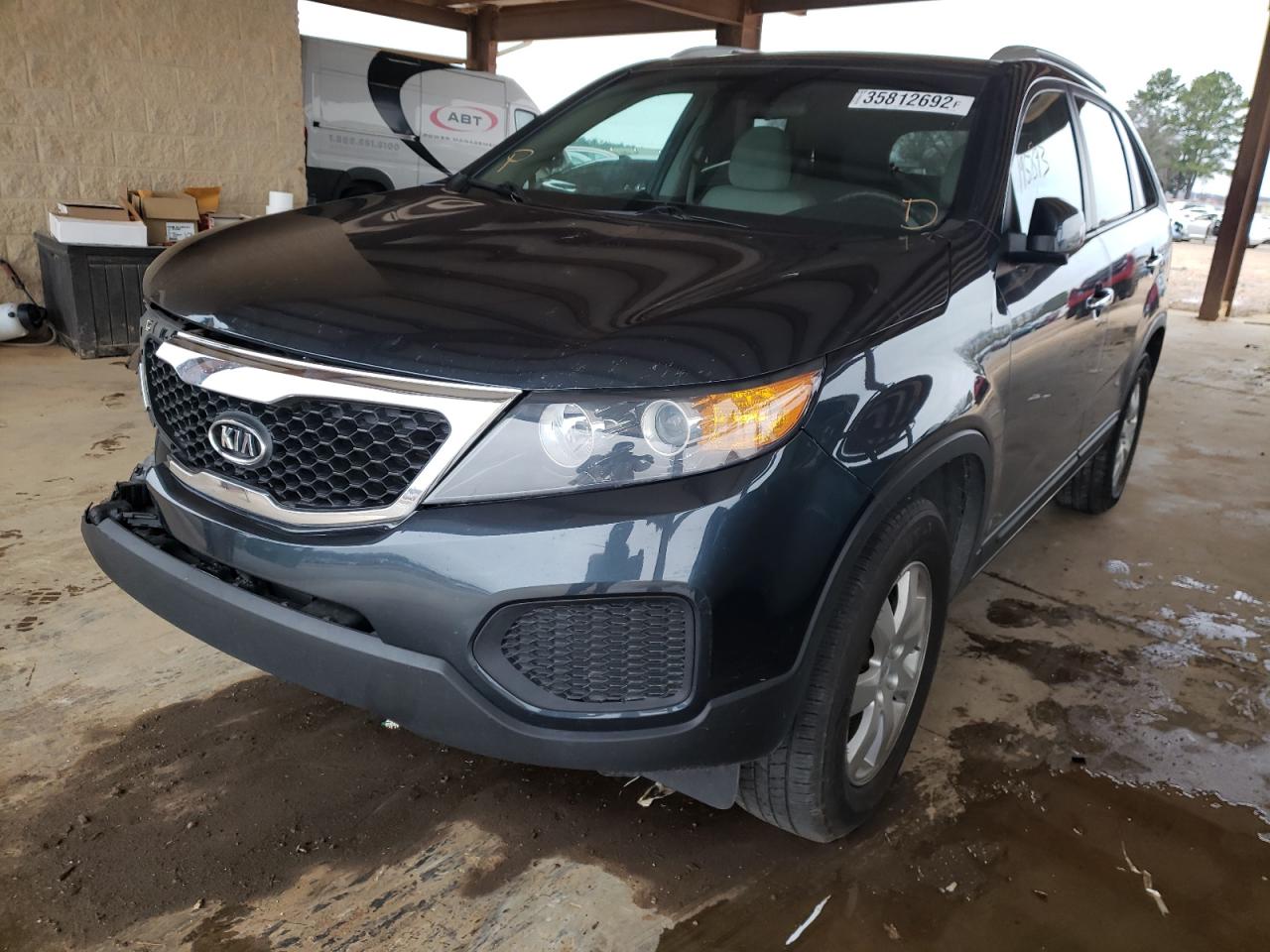 Photo 2 from auction – 2011 KIA SORENTO BA with VIN 5XYKT4A20BG117162
