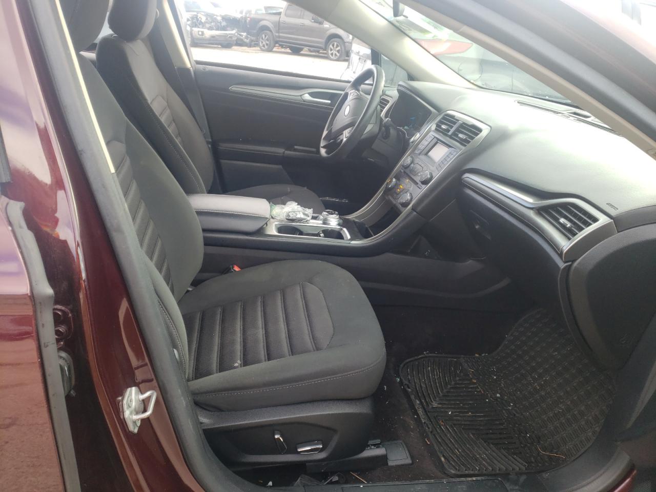 Photo 5 from auction – 2017 FORD FUSION SE with VIN 3FA6P0H75HR156835