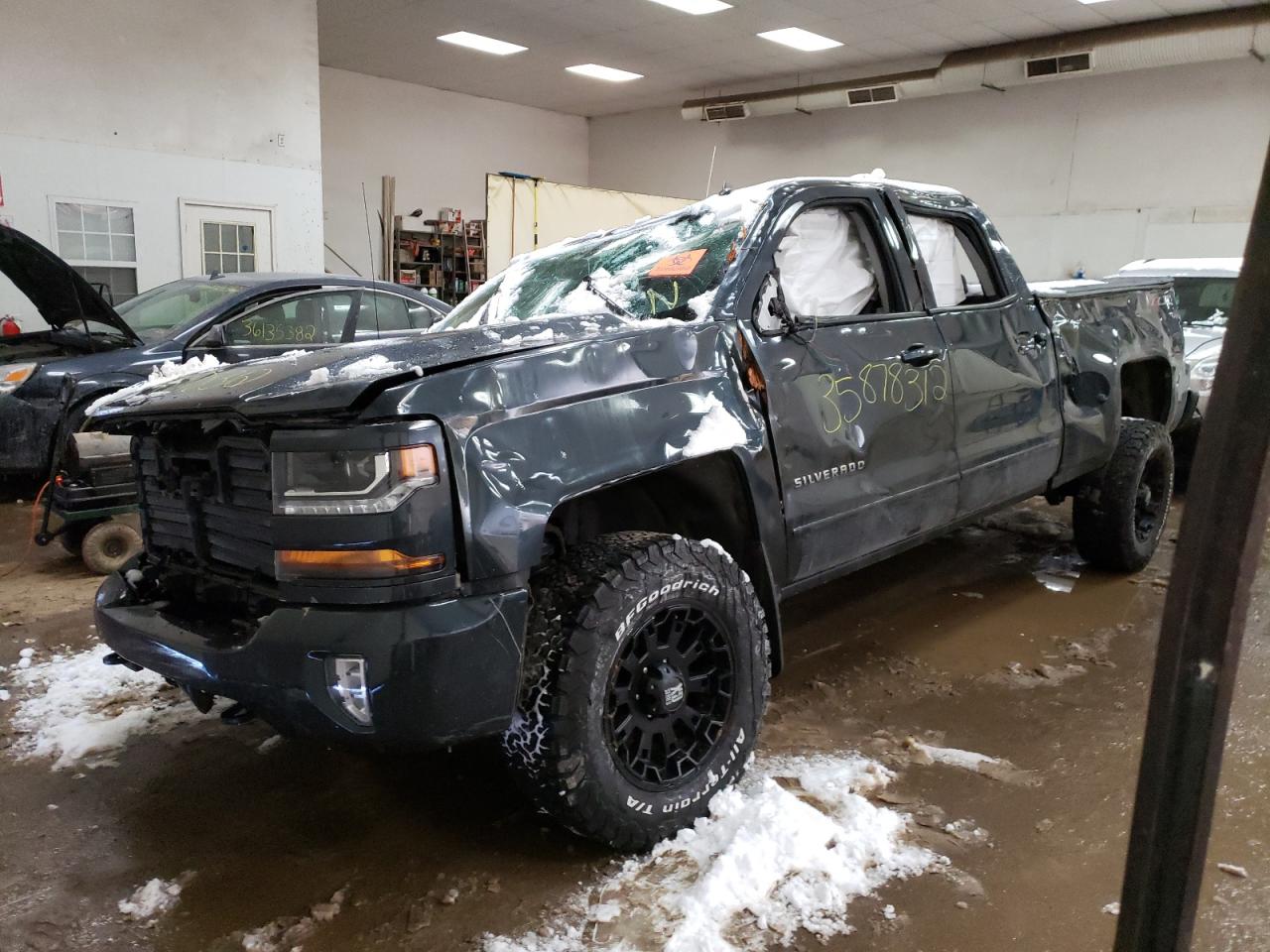 Photo 2 from auction – 2018 CHEVROLET SILVERADO with VIN 3GCUKREC5JG393249
