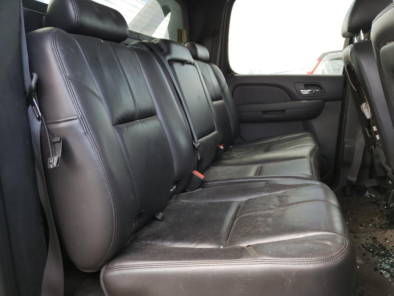 Photo 6 from auction – 2010 CHEVROLET AVALANCHE with VIN 3GNVKFE00AG282706